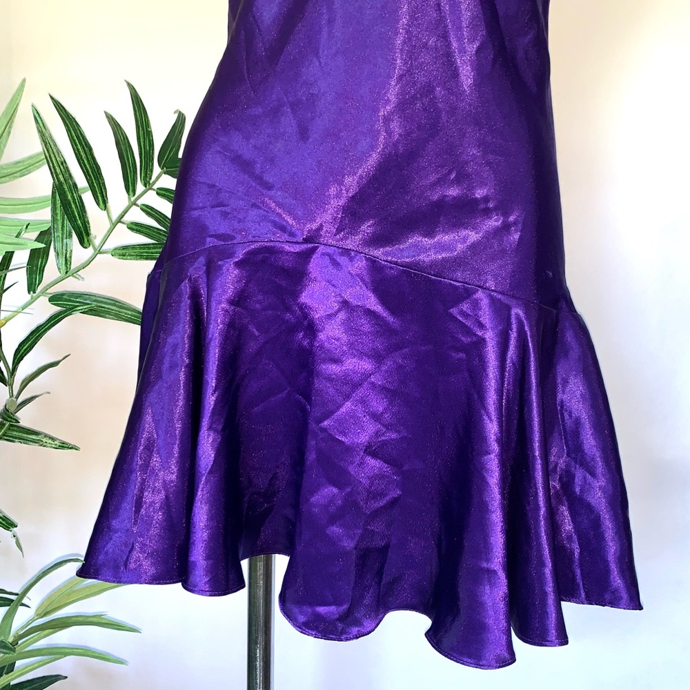 g o l d :: Vintage Victoria’s Secret Gold Label Satin Slip Nightie - Picture 4 of 10